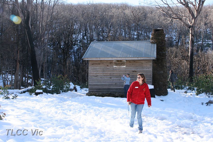 08-Karen & Gail at Keppel hut.JPG